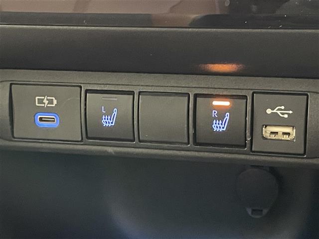 ヤリスクロス ハイブリッドZ アドベンチャー 純正8型DAナビ 全方位カメラ パーキングアシスト シートヒーター ハーフレザー HUD BSM 電動リアゲート 電動パーキング AC100V ETC 衝突軽減 追従クルコン コーナーセンサー 禁煙車(6枚目)