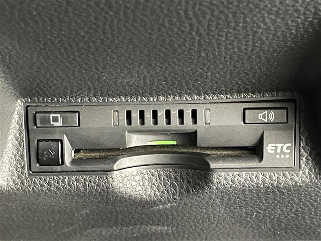 ヤリスクロス ハイブリッドZ アドベンチャー 純正8型DAナビ 全方位カメラ パーキングアシスト シートヒーター ハーフレザー HUD BSM 電動リアゲート 電動パーキング AC100V ETC 衝突軽減 追従クルコン コーナーセンサー 禁煙車(9枚目)