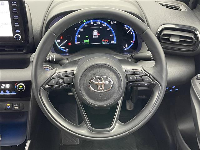 ヤリスクロス ハイブリッドZ アドベンチャー 純正8型DAナビ 全方位カメラ パーキングアシスト シートヒーター ハーフレザー HUD BSM 電動リアゲート 電動パーキング AC100V ETC 衝突軽減 追従クルコン コーナーセンサー 禁煙車(10枚目)