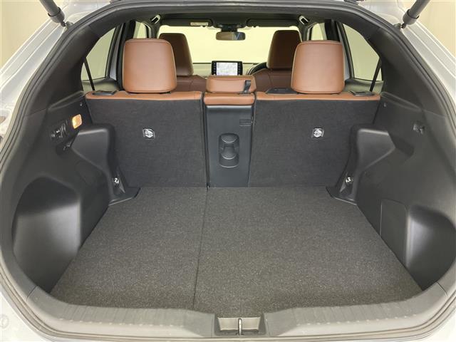 ヤリスクロス ハイブリッドZ アドベンチャー 純正8型DAナビ 全方位カメラ パーキングアシスト シートヒーター ハーフレザー HUD BSM 電動リアゲート 電動パーキング AC100V ETC 衝突軽減 追従クルコン コーナーセンサー 禁煙車(21枚目)