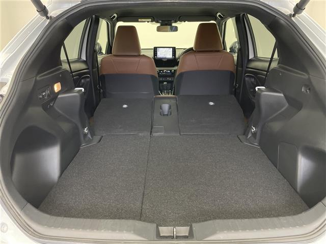 ヤリスクロス ハイブリッドZ アドベンチャー 純正8型DAナビ 全方位カメラ パーキングアシスト シートヒーター ハーフレザー HUD BSM 電動リアゲート 電動パーキング AC100V ETC 衝突軽減 追従クルコン コーナーセンサー 禁煙車(22枚目)