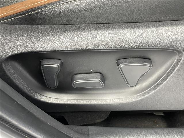 ヤリスクロス ハイブリッドZ アドベンチャー 純正8型DAナビ 全方位カメラ パーキングアシスト シートヒーター ハーフレザー HUD BSM 電動リアゲート 電動パーキング AC100V ETC 衝突軽減 追従クルコン コーナーセンサー 禁煙車(32枚目)