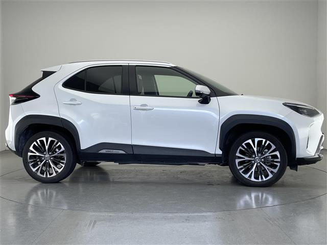 ヤリスクロス ハイブリッドZ アドベンチャー 純正8型DAナビ 全方位カメラ パーキングアシスト シートヒーター ハーフレザー HUD BSM 電動リアゲート 電動パーキング AC100V ETC 衝突軽減 追従クルコン コーナーセンサー 禁煙車(40枚目)