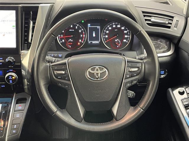 アルファード ２．５Ｓ　メーカーナビ　全方位カメラ　リアエンターテイメント　ＪＢＬ　ＤＶＤデッキ　パーキングアシスト　デジタルインナーミラー　ＢＳＭ　ＨＤＭＩ　セーフティセンス　衝突軽減　追従クルコン　ＬＥＤライト　禁煙車（10枚目）