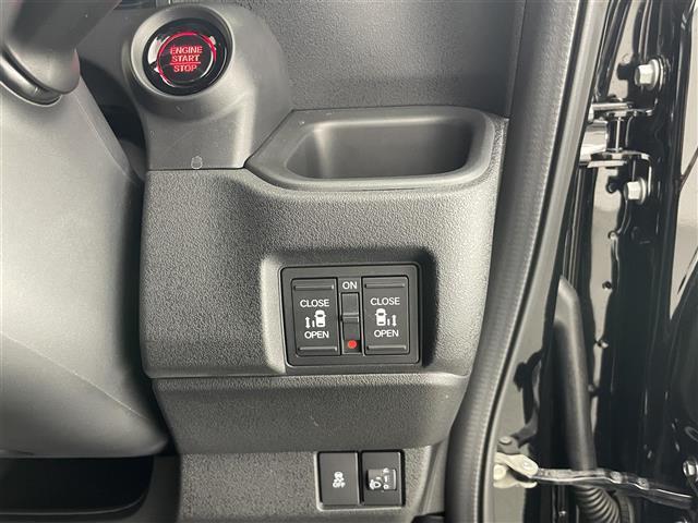 N-BOXカスタム ターボ 純正8型DA 全方位カメラ カープレイ シートヒーター パドルシフト ハーフレザー ホンダセンシング 衝突軽減 車線逸脱 LEDオートライト オートハイビーム コーナーセンサー 電子パーキング 禁煙車(7枚目)