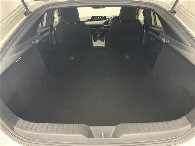 ＭＡＺＤＡ３ファストバック ２０Ｓプロアクティブ　ツーリングセレクション　純８．８型ナビ　ＢＯＳＥ　シートヒーター　全方位カメラ　ＨＤＭＩ　ＢＳＭ　ＨＵＤ　追従クルコン　フルセグ　ＤＶＤ　メモリーシート　パドルシフト　ステアリングヒーター　衝突軽減　コーナーセンサー　ＥＴＣ（22枚目）