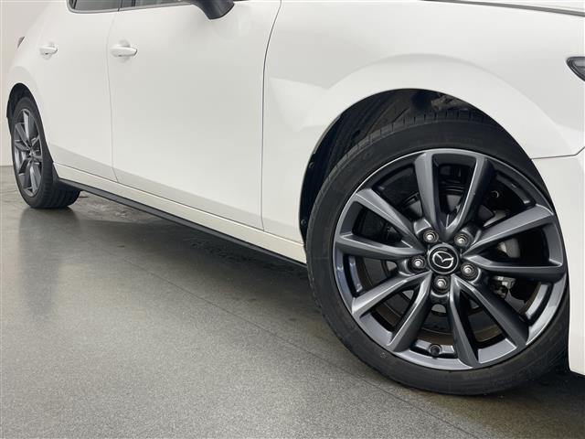 ＭＡＺＤＡ３ファストバック ２０Ｓプロアクティブ　ツーリングセレクション　純８．８型ナビ　ＢＯＳＥ　シートヒーター　全方位カメラ　ＨＤＭＩ　ＢＳＭ　ＨＵＤ　追従クルコン　フルセグ　ＤＶＤ　メモリーシート　パドルシフト　ステアリングヒーター　衝突軽減　コーナーセンサー　ＥＴＣ（36枚目）
