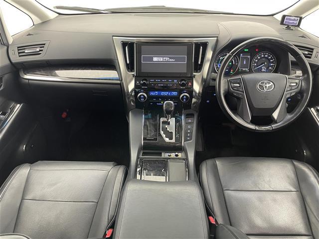 アルファードハイブリッド ＳＲ　Ｃパッケージ　メーカーナビ　Ｗムーンルーフ　リアエンターテイメント　全方位カメラ　ＪＢＬ　デジタルインナーミラー　ＢＳＭ　黒革　シートヒーター　ＡＣ１００Ｖ　ＨＤＭＩ　衝突軽減　追従クルコン　電動リアゲート　禁煙車（2枚目）