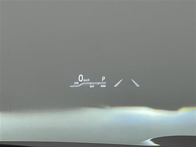 ヤリスクロス ハイブリッドZ 純正8型DAナビ 全方位カメラ パーキングアシスト ハーフレザー シートヒーター BSM HUD 前後ドラレコ ETC パワーバックドア ツートンカラー セーフティセンス 衝突軽減 追従クルコン 禁煙(5枚目)