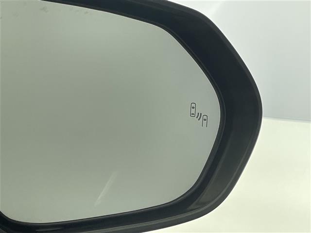 ヤリスクロス ハイブリッドZ 純正8型DAナビ 全方位カメラ パーキングアシスト ハーフレザー シートヒーター BSM HUD 前後ドラレコ ETC パワーバックドア ツートンカラー セーフティセンス 衝突軽減 追従クルコン 禁煙(6枚目)