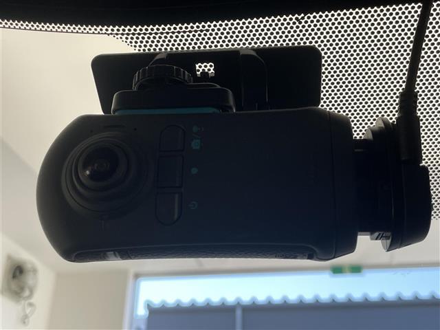 ヤリスクロス ハイブリッドZ 純正8型DAナビ 全方位カメラ パーキングアシスト ハーフレザー シートヒーター BSM HUD 前後ドラレコ ETC パワーバックドア ツートンカラー セーフティセンス 衝突軽減 追従クルコン 禁煙(9枚目)