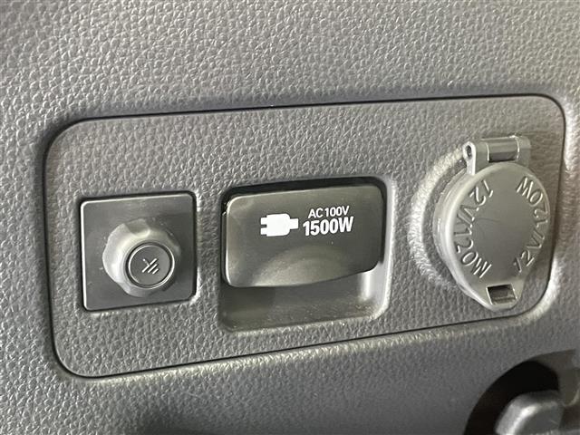 ヤリスクロス ハイブリッドZ 純正8型DAナビ 全方位カメラ パーキングアシスト ハーフレザー シートヒーター BSM HUD 前後ドラレコ ETC パワーバックドア ツートンカラー セーフティセンス 衝突軽減 追従クルコン 禁煙(14枚目)