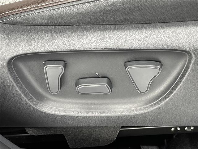 ヤリスクロス ハイブリッドZ 純正8型DAナビ 全方位カメラ パーキングアシスト ハーフレザー シートヒーター BSM HUD 前後ドラレコ ETC パワーバックドア ツートンカラー セーフティセンス 衝突軽減 追従クルコン 禁煙(15枚目)