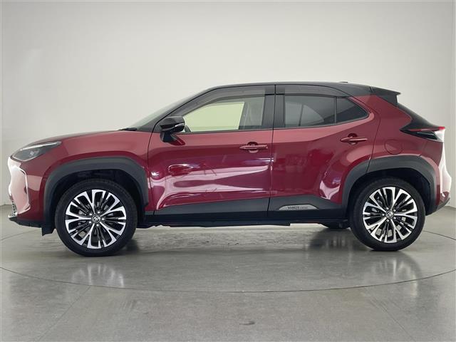 ヤリスクロス ハイブリッドZ 純正8型DAナビ 全方位カメラ パーキングアシスト ハーフレザー シートヒーター BSM HUD 前後ドラレコ ETC パワーバックドア ツートンカラー セーフティセンス 衝突軽減 追従クルコン 禁煙(17枚目)