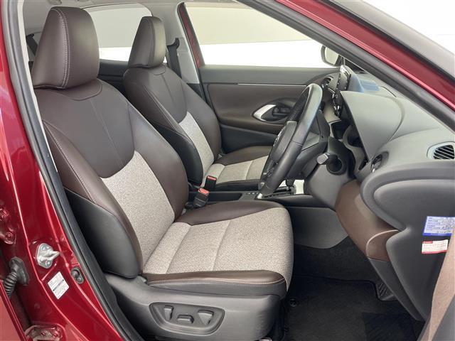 ヤリスクロス ハイブリッドZ 純正8型DAナビ 全方位カメラ パーキングアシスト ハーフレザー シートヒーター BSM HUD 前後ドラレコ ETC パワーバックドア ツートンカラー セーフティセンス 衝突軽減 追従クルコン 禁煙(19枚目)