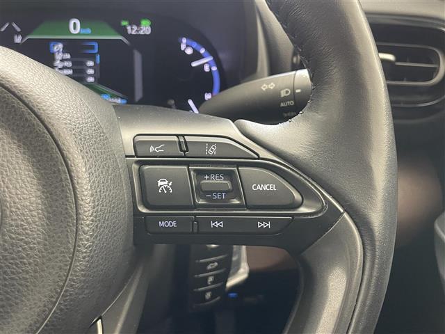 ヤリスクロス ハイブリッドZ 純正8型DAナビ 全方位カメラ パーキングアシスト ハーフレザー シートヒーター BSM HUD 前後ドラレコ ETC パワーバックドア ツートンカラー セーフティセンス 衝突軽減 追従クルコン 禁煙(28枚目)