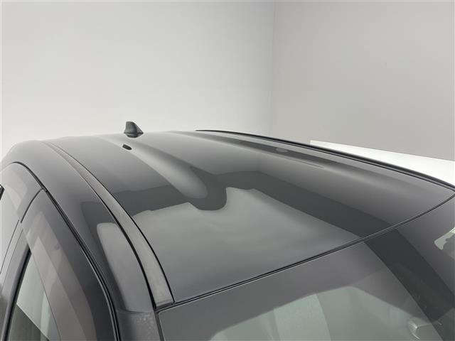 ヤリスクロス ハイブリッドZ 純正8型DAナビ 全方位カメラ パーキングアシスト ハーフレザー シートヒーター BSM HUD 前後ドラレコ ETC パワーバックドア ツートンカラー セーフティセンス 衝突軽減 追従クルコン 禁煙(35枚目)