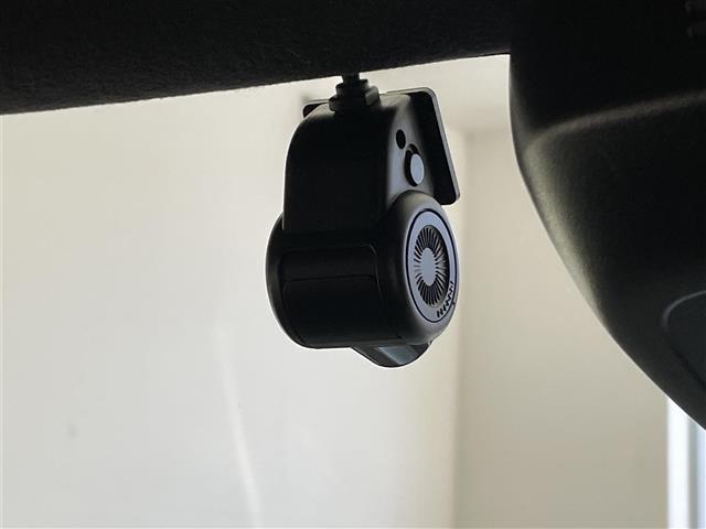 タント カスタムＲＳ　純正１０型ナビ　全方位カメラ　シートヒーター　ＨＤＭＩ　両側パワスラ　フルセグＴＶ　ＤＶＤ　スマアシ　ＥＴＣ　ドラレコ　コーナーセンサー　衝突軽減　ＵＳＢ接続　ＬＥＤライト　フォグ　純正マット　禁煙車（6枚目）