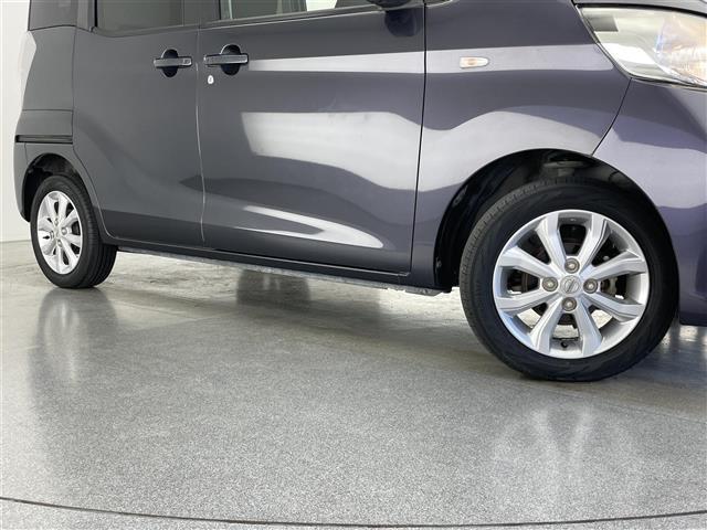 デイズルークス Ｘ　Ｖセレクション　純正ナビ　全方位カメラ　ドラレコ　禁煙車　フルセグＴＶ　ＤＶＤ　Ｂｌｕｅｔｏｏｔｈ　ＥＴＣ　両側パワスラ　衝突軽減　コーナーセンサー　純正マット　リアシェード　リアシーリングファン　純正１４インチＡＷ（36枚目）