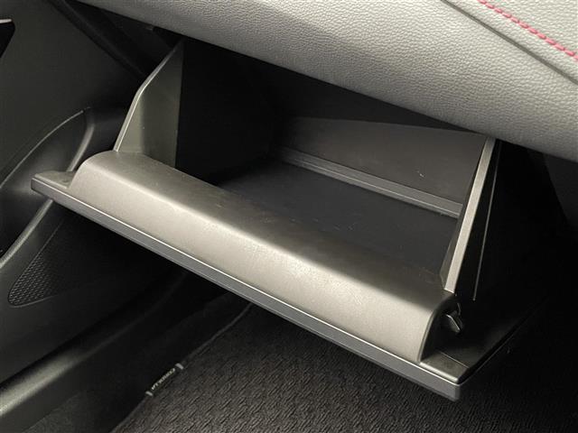 カローラスポーツ ハイブリッドG Z 純正9型DA シートヒーター 禁煙車 HUD バックカメラ BSM 追従クルコン USB ドラレコ ETC セーフティセンス ワイヤレス充電 LEDオートライト フォグ コーナーセンサー 純正マット(33枚目)