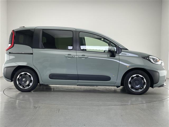 シエンタ ハイブリッドZ 純正10.5型DAナビ 全方位カメラ シートヒーター ハンドルヒーター リアサーキュレーター 両側パワスラ 前後ドラレコ セーフティセンス 衝突軽減 追従クルコン A100V電源 ETC2.0 禁煙車(40枚目)