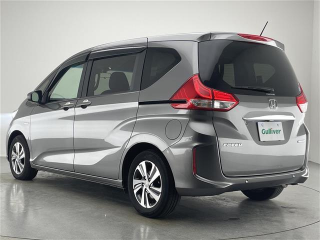 フリードハイブリッド ハイブリッド・Ｇホンダセンシング　社外８型ナビ　社外１１．６型後席モニター　禁煙車　バックカメラ　フルセグＴＶ　ＨＤＭＩ　両側パワスラ　ＥＴＣ　シートヒーター　ハーフレザー　ホンダセンシング　衝突軽減装置　追従クルコン　ハンドル支援（16枚目）