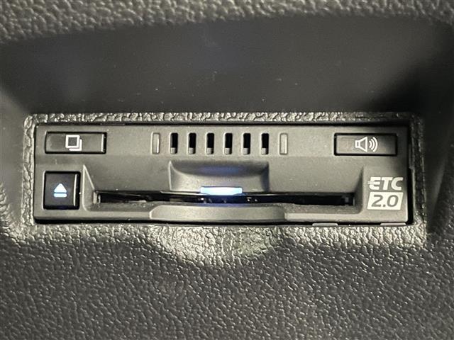 プリウス Ｓツーリングセレクション・ブラックエディション　純正８型ＤＡナビ　全方位カメラ　モデリスタエアロ　フルセグＴＶ　ＥＴＣ２．０　黒革　シートヒーター　ＡＣ１００Ｖ　セーフティセンス　衝突軽減　追従クルコン　ＬＥＤオートライト　コーナーセンサー　禁煙車（8枚目）