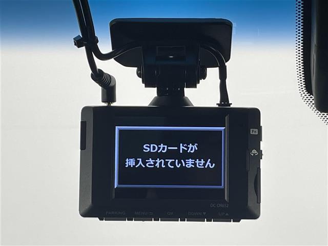 クラウンハイブリッド ＲＳアドバンス　後期型　純正１２．３型ナビ　ムーンルーフ　ＴＲＤエアロ　ＢＳＭ　ＨＵＤ　バックカメラ　黒革　シートヒーター　ハンドルヒーター　セーフティセンス　衝突軽減　追従クルコン　ＬＥＤライト　前後ドラレコ　禁煙（8枚目）