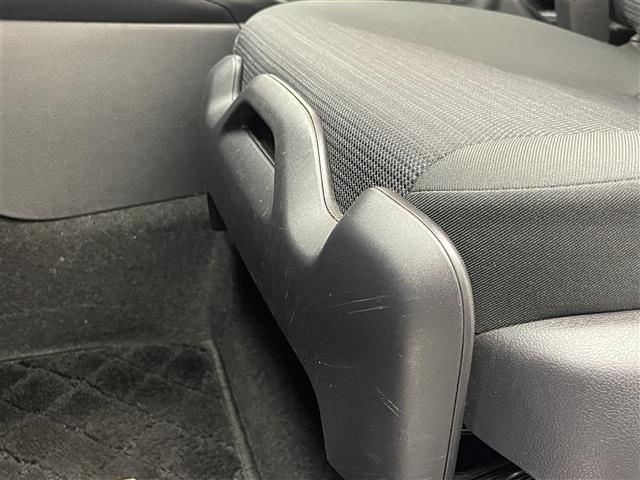 ヤリス ハイブリッドＺ　純正８型ＤＡ　ナビ　シートヒーター　禁煙車　バックカメラ　スマホ連動　前後ドラレコ　ＥＴＣ　セーフティセンス　衝突軽減　追従クルコン　車線逸脱　ＬＥＤオートライト　コーナーセンサー　純正フロアマット（32枚目）