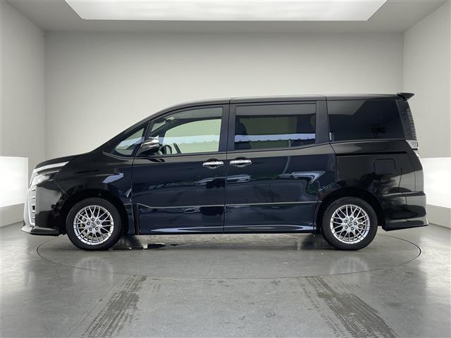 ヴォクシー ハイブリッドＺＳ　煌ＩＩＩ　純正９型ナビ　シートヒーター　禁煙車　バックカメラ　前後ドラレコ　両側パワスラ　ＥＴＣ　ハーフレザー　セーフティセンス　衝突軽減　クルコン　ＬＥＤオートライト　コーナーセンサー　シートカバー　フォグ（18枚目）