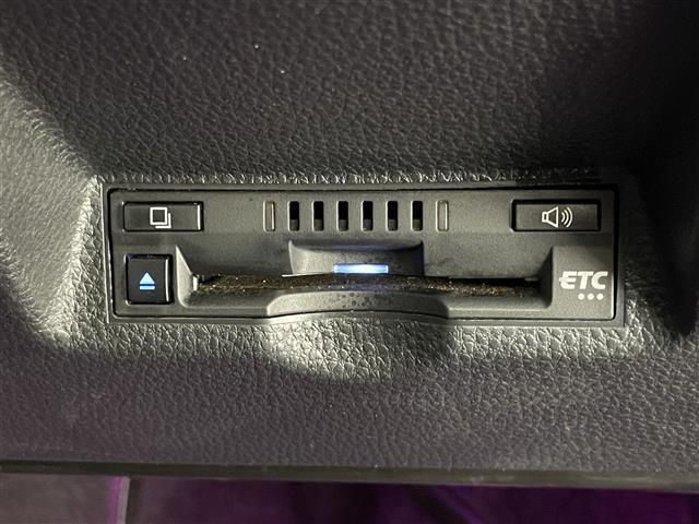 ヤリスクロス Ｚ　純正８型ＤＡナビ　バックカメラ　シートヒーター　ＢＳＭ　追従クルコン　ドラレコ　ＥＴＣ　セーフティセンス　ＵＳＢ接続　衝突軽減　車線逸脱　ＬＥＤライト　茶ハーフレザー　純正フロアマット　電動パーキング（9枚目）