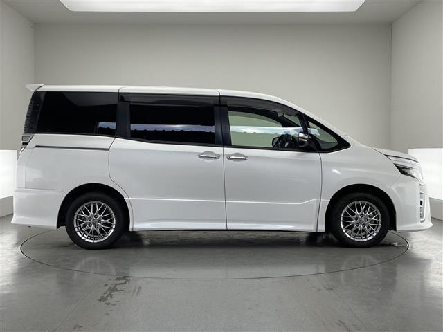 ヴォクシー ハイブリッドＺＳ　煌ＩＩＩ　アルパイン９型ナビ　１０．１型後席モニター　フルセグＴＶ　ＨＤＭＩ　ＤＶＤ　ハーフレザー　シートヒーター　両側パワスラ　バックカメラ　ドラレコ　衝突軽減　車線逸脱　クルコン　ＬＥＤオートライト　ＥＴＣ（41枚目）