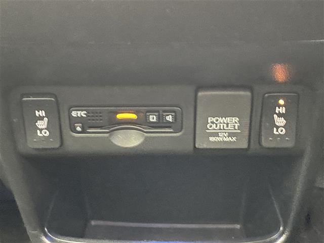 Ｎ－ＢＯＸカスタム Ｇ　ターボＳＳブラックスタイルパッケージ　純正ナビ　純正後席モニター　バックカメラ　ＥＴＣ　禁煙車　フルセグＴＶ　あんしんパッケージ　衝突軽減　シートヒーター　ハーフレザー　両側パワスラ　前後ドラレコ　パドルシフト　ＨＩＤオートライト　フォグ（7枚目）