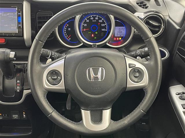 Ｎ－ＢＯＸカスタム Ｇ　ターボＳＳブラックスタイルパッケージ　純正ナビ　純正後席モニター　バックカメラ　ＥＴＣ　禁煙車　フルセグＴＶ　あんしんパッケージ　衝突軽減　シートヒーター　ハーフレザー　両側パワスラ　前後ドラレコ　パドルシフト　ＨＩＤオートライト　フォグ（11枚目）