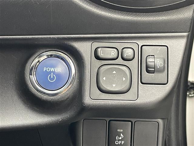 アクア Ｓ　純正メモリナビ　バックカメラ　ＥＴＣ　禁煙車　ＴＶ　Ｂｌｕｅｔｏｏｔｈ　ＣＤ再生　ラジオ　プッシュスタート　オートライト　フロアマット　ドアバイザー　電動格納ミラー　社外アルミホイール　スマートキー（6枚目）