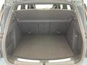 【トランク】お買い物などにも十分な荷室スペースを確保しております。セカンドシートを倒すと、ベビーカーやゴルフバッグなど大きな荷物の積載も可能です【跳ね上げ式/埋め込み式】でスペース確保ができますね!!