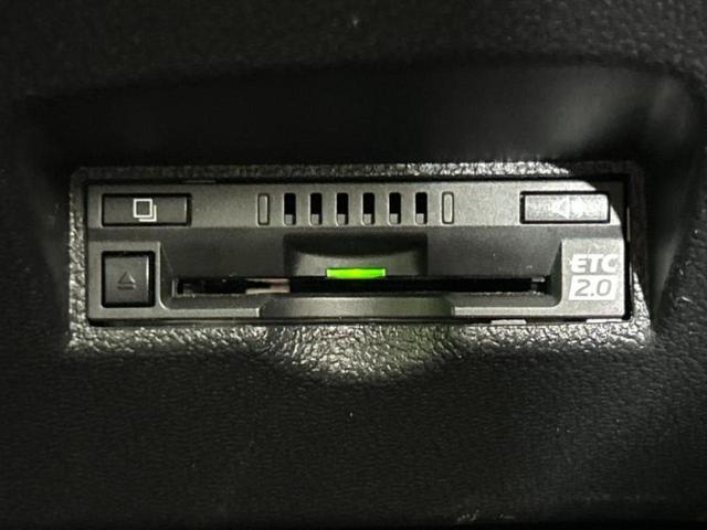 プリウス Ｓセーフティプラス　純正　９インチ　ＳＤナビ／衝突安全装置／車線逸脱防止支援システム／パーキングアシスト　バックガイド／パーキングアシスト　自動操舵／ドライブレコーダー　前後／ヘッドランプ　ＬＥＤ　衝突被害軽減システム（18枚目）
