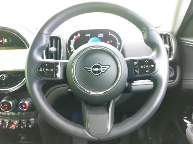 ＭＩＮＩ クーパーＤクロスオーバー　保証書／純正　８．８インチ　メモリーナビ／衝突安全装置／シート　ハーフレザー／電動バックドア／ヘッドランプ　ＬＥＤ／Ｂｌｕｅｔｏｏｔｈ接続／ＥＴＣ／ＥＢＤ付ＡＢＳ／横滑り防止装置　衝突被害軽減システム（14枚目）