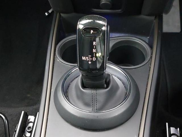 ＭＩＮＩ クーパーＤクロスオーバー　保証書／純正　８．８インチ　メモリーナビ／衝突安全装置／シート　ハーフレザー／電動バックドア／ヘッドランプ　ＬＥＤ／Ｂｌｕｅｔｏｏｔｈ接続／ＥＴＣ／ＥＢＤ付ＡＢＳ／横滑り防止装置　衝突被害軽減システム（17枚目）