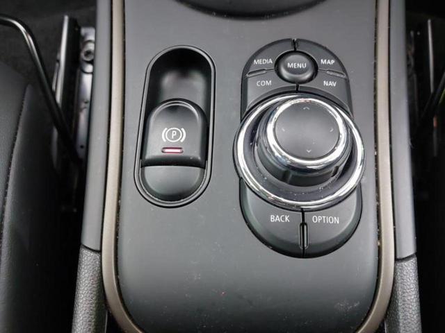 ＭＩＮＩ クーパーＤクロスオーバー　保証書／純正　８．８インチ　メモリーナビ／衝突安全装置／シート　ハーフレザー／電動バックドア／ヘッドランプ　ＬＥＤ／Ｂｌｕｅｔｏｏｔｈ接続／ＥＴＣ／ＥＢＤ付ＡＢＳ／横滑り防止装置　衝突被害軽減システム（36枚目）