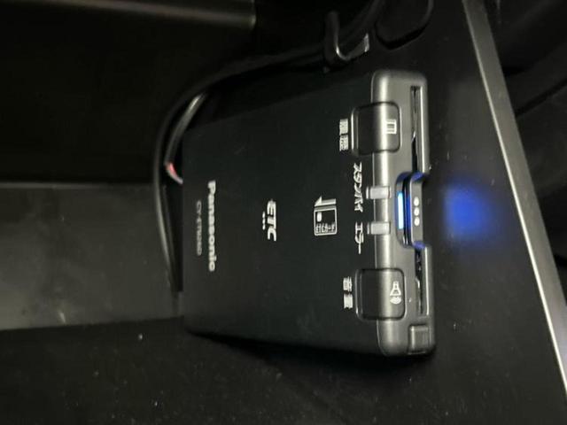 スペーシアカスタム ハイブリッドＸＳ　新品タイヤ／純正　９インチ　メモリーナビ／セーフティサポート（スズキ）／両側電動スライドドア／シートヒーター／全方位モニター／車線逸脱防止支援システム／シート　ハーフレザー／ドライブレコーダー　前後（18枚目）