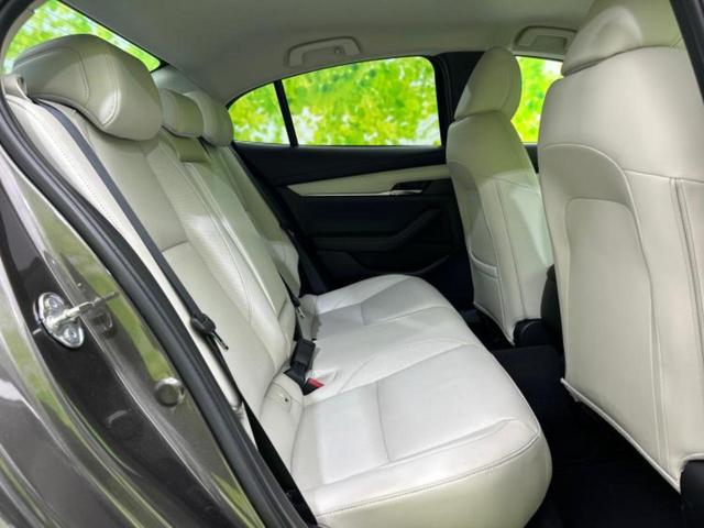 ＭＡＺＤＡ３セダン ４ＷＤ　ＸＤ　Ｌパッケージ　新品タイヤ／ＢＯＳＥ／保証書／純正　８．８インチ　メモリーナビ／衝突安全装置／シートヒーター　前席／車線逸脱防止支援システム／シート　合皮／パーキングアシスト　バックガイド　ターボ　バックカメラ（5枚目）