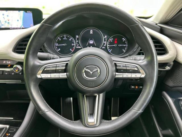 ＭＡＺＤＡ３セダン ４ＷＤ　ＸＤ　Ｌパッケージ　新品タイヤ／ＢＯＳＥ／保証書／純正　８．８インチ　メモリーナビ／衝突安全装置／シートヒーター　前席／車線逸脱防止支援システム／シート　合皮／パーキングアシスト　バックガイド　ターボ　バックカメラ（15枚目）