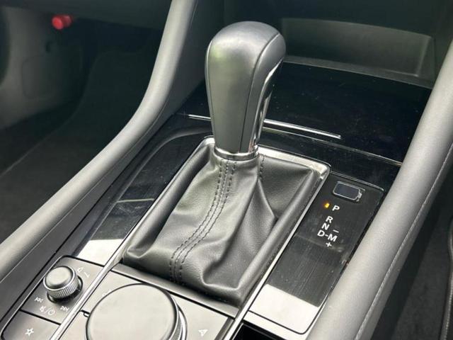 ＭＡＺＤＡ３セダン ４ＷＤ　ＸＤ　Ｌパッケージ　新品タイヤ／ＢＯＳＥ／保証書／純正　８．８インチ　メモリーナビ／衝突安全装置／シートヒーター　前席／車線逸脱防止支援システム／シート　合皮／パーキングアシスト　バックガイド　ターボ　バックカメラ（18枚目）