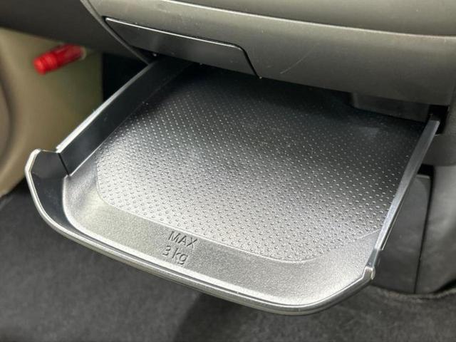 デイズ Ｓ　新品タイヤ／保証書／エマージェンシーブレーキ／車線逸脱防止支援システム／ヘッドランプ　ＨＩＤ／ＵＳＢジャック／横滑り防止装置／アイドリングストップ／禁煙車／エアバッグ　運転席／エアバッグ　助手席（31枚目）