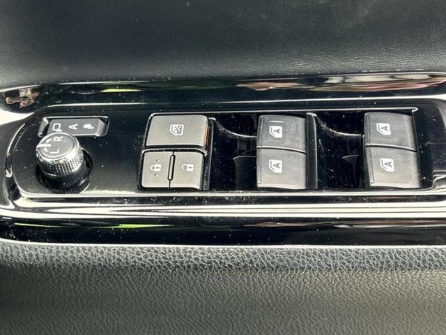 ノア Siダブルバイビー2 新品タイヤ/純正 9インチ SDナビ/フリップダウンモニター 純正 12.8インチ/衝突安全装置/両側電動スライドドア/車線逸脱防止支援システム/シート ハーフレザー/ヘッドランプ LED DVD再生(33枚目)