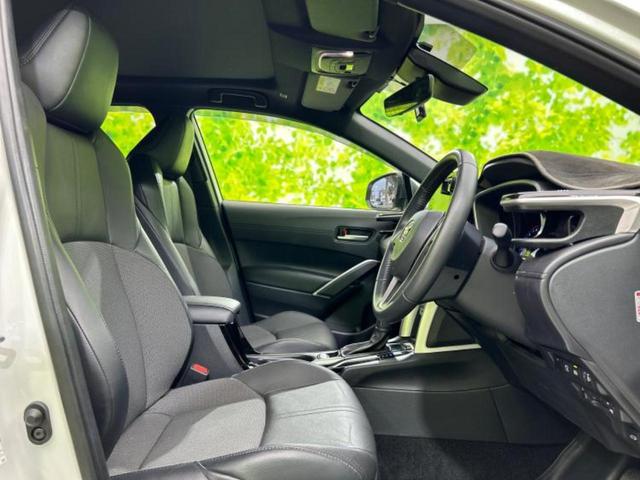 カローラクロス Z 新品タイヤ/パノラマルーフ/ディスプレイオーディオ/衝突安全装置/シートヒーター 前席/パノラミックビューモニター/車線逸脱防止支援システム/シート ハーフレザー/電動バックドア サンルーフ 禁煙車(4枚目)