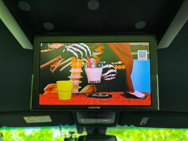 ハリアーハイブリッド ４ＷＤプレミアム　新品タイヤ／純正エアロ／保証書／社外　１０インチ　ＳＤナビ／フリップダウンモニター／トヨタセーフティセンス／車線逸脱防止支援システム／シート　ハーフレザー／電動バックドア／ヘッドランプ　ＬＥＤ　４ＷＤ（11枚目）