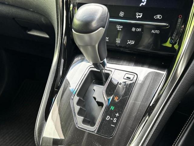 ハリアーハイブリッド ４ＷＤプレミアム　新品タイヤ／純正エアロ／保証書／社外　１０インチ　ＳＤナビ／フリップダウンモニター／トヨタセーフティセンス／車線逸脱防止支援システム／シート　ハーフレザー／電動バックドア／ヘッドランプ　ＬＥＤ　４ＷＤ（18枚目）