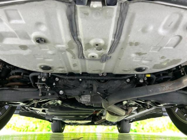 ハリアーハイブリッド ４ＷＤプレミアム　新品タイヤ／純正エアロ／保証書／社外　１０インチ　ＳＤナビ／フリップダウンモニター／トヨタセーフティセンス／車線逸脱防止支援システム／シート　ハーフレザー／電動バックドア／ヘッドランプ　ＬＥＤ　４ＷＤ（45枚目）